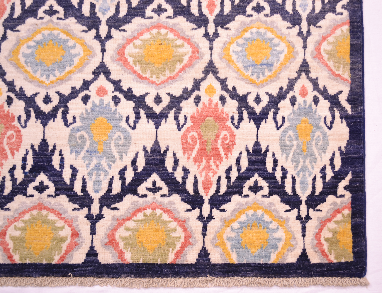 Ikat Pattern Rug Ikat design rug 2.38x1.72m / 7ft10x5ft8 | The Oriental Rug Merchant