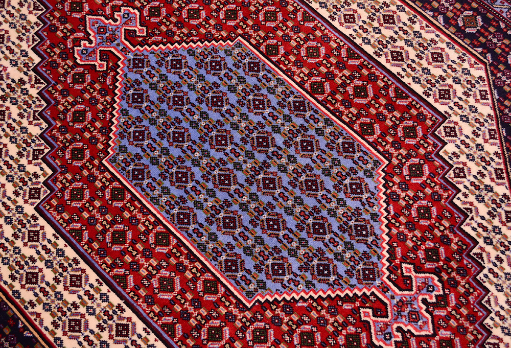 Senneh rug 1.50x1.25m / 4ft11x4ft1 | The Oriental Rug Merchant